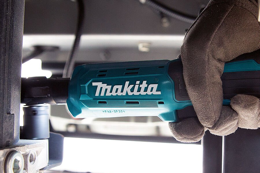 5 Top-Rated Makita Automotive Tools For Mechanics In 2026 103 Makita 18V LXT Lithium Ion Cordless Square Drive Ratchet Kit